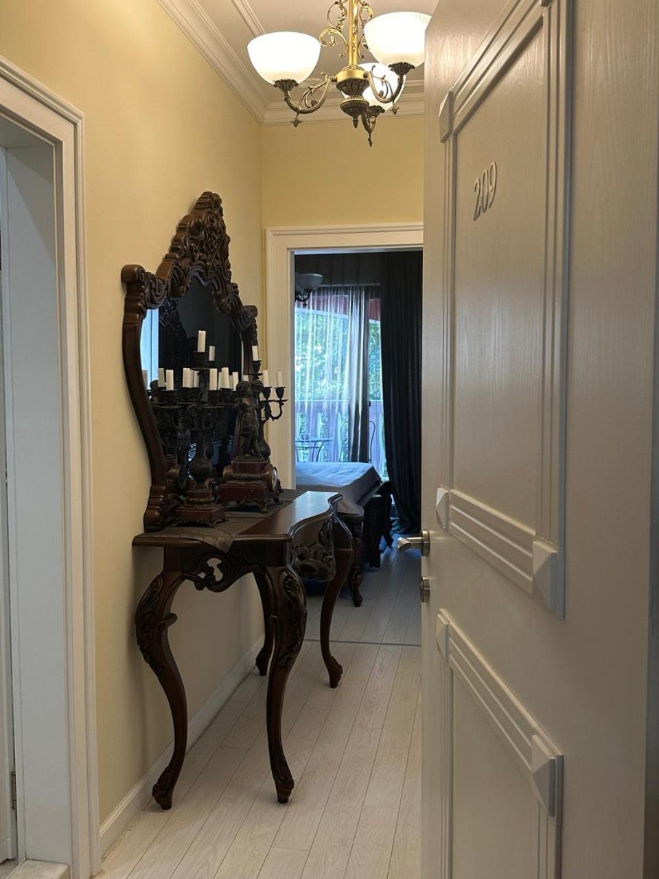 Central Luxury Antique Apartment Varna Dış mekan fotoğraf